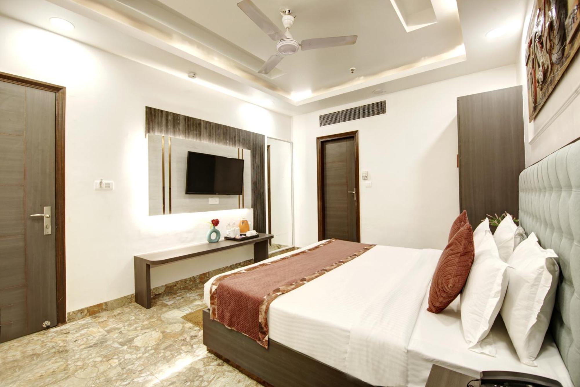 Hotel All Iz Well-By Haveliya Hotels- Traveller'S Choice Award Winner 2025 New Delhi Buitenkant foto