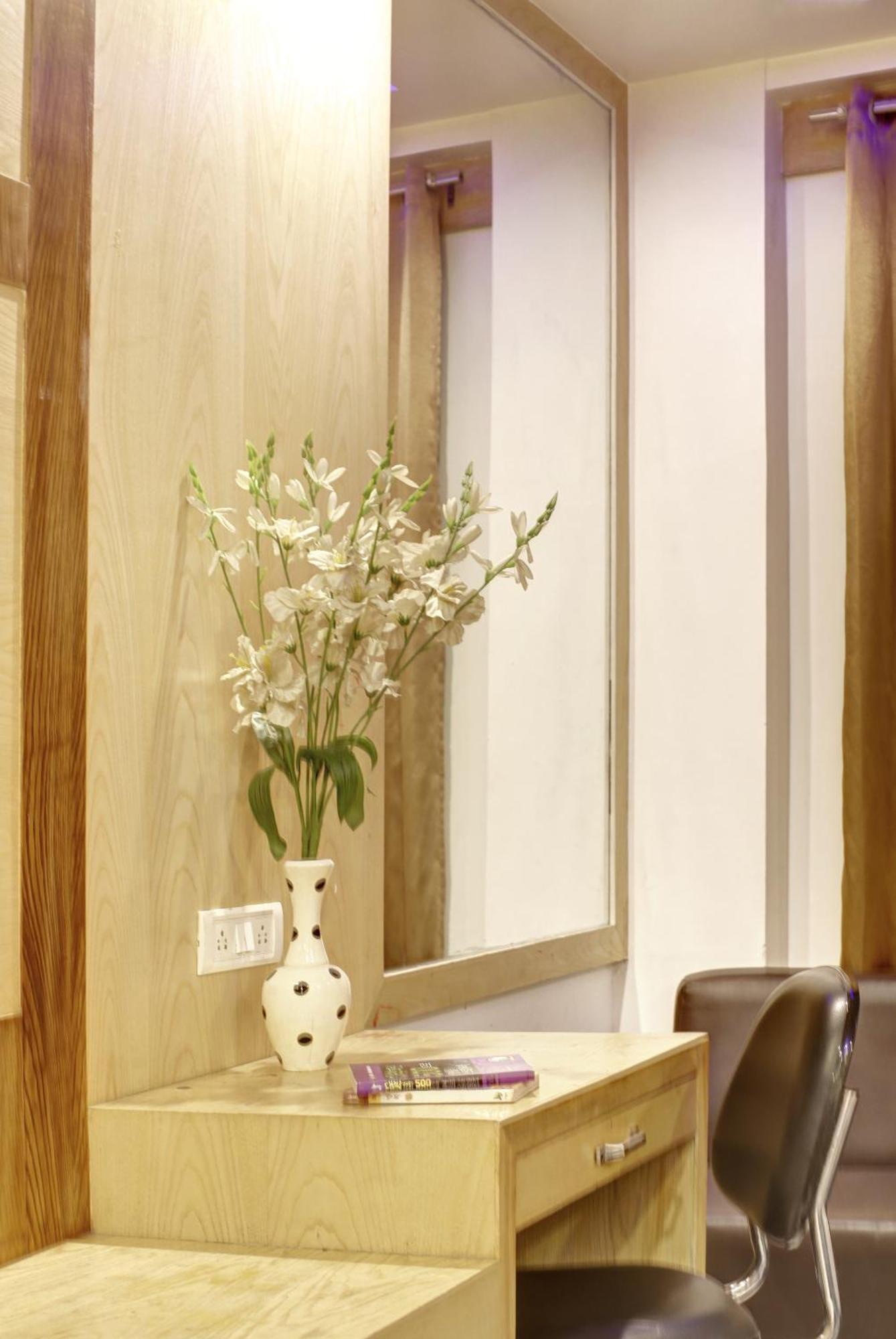 Hotel All Iz Well-By Haveliya Hotels- Traveller'S Choice Award Winner 2025 New Delhi Buitenkant foto
